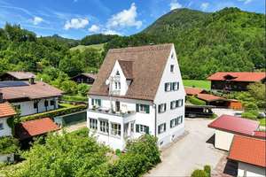 charmantes Wohnhaus mit Potenzial – Die vollständige Adresse der Immobilie erhältst du vom Anbieter., 83080 Oberaudorf – Vorschaubild 1