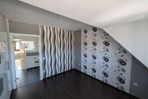 Großzügige Maisonette-Wohnung mit Terrasse, Sauna, Kamin & zwei Stellplätzen in Essen-Frohnhausen – Die vollständige Adresse der Immobilie erhältst du vom Anbieter., 45147 Frohnhausen, Essen – Vorschaubild 7