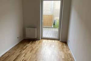helle WG-Wohnung mit 7 Zimmern im EG mit Terrassen