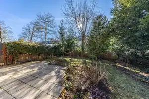 Großzügiges Reiheneckhaus mit weitläufigem Garten in beliebter Lage! – Ebersberg (Kreis) – Vorschaubild 14