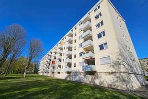 Bezugsfrei in KA-Nordweststadt ++ 3-Zimmer-Wohnung mit Balkon, Aufzug & Garage
