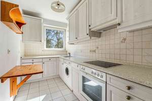 Bezugsfrei in Marienfelde! Helle 2,5-Zimmer-Wohnung mit Balkon & Aufzug in grüner Wohnanlage – Die vollständige Adresse der Immobilie erhältst du vom Anbieter., 12277 Marienfelde, Berlin – Vorschaubild 8