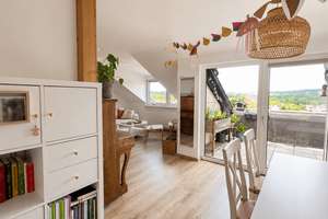Helle Dachgeschosswohnung mit Balkon in zentraler Lage von Much – Die vollständige Adresse der Immobilie erhältst du vom Anbieter., 53804 Much – Vorschaubild 3