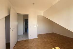 2 Zimmer Dachgeschosswohnung mit ruhigem Westbalkon und Blick ins Grüne – Hansjakobstraße 107b, 81825 Josephsburg, München – Vorschaubild 12