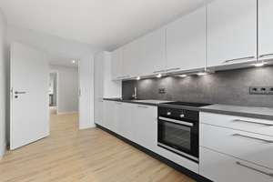 Moderne Wohnung mit Einbauküche, Balkon &  2 Parkplätze! – Fichtenstraße 12, 42283 Barmen, Wuppertal – Vorschaubild 4