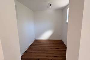 Frisch sanierte 1,5-Zimmer-Wohnung mit außergewöhnlich großer Terrasse - Stuttgart-Süd – Hohentwielstraße 158a, 70199 Südheim, Stuttgart – Vorschaubild 4