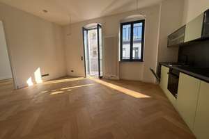 Ku'damm Seitenstrasse -Erstbezug -Aufzug- Einbauschränke- EBK- Balkon-