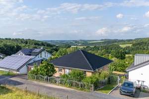 Engel & Völkers: Exklusives Einfamilienhaus mit Weitblick – Die vollständige Adresse der Immobilie erhältst du vom Anbieter., 53639 Königswinter – Vorschaubild 1