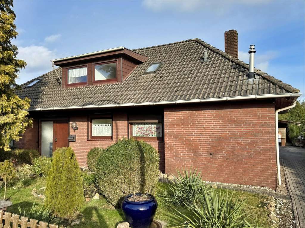 Immobilie in Großenkneten - Zweifamilienhaus in zentraler Lage  - Bild 1