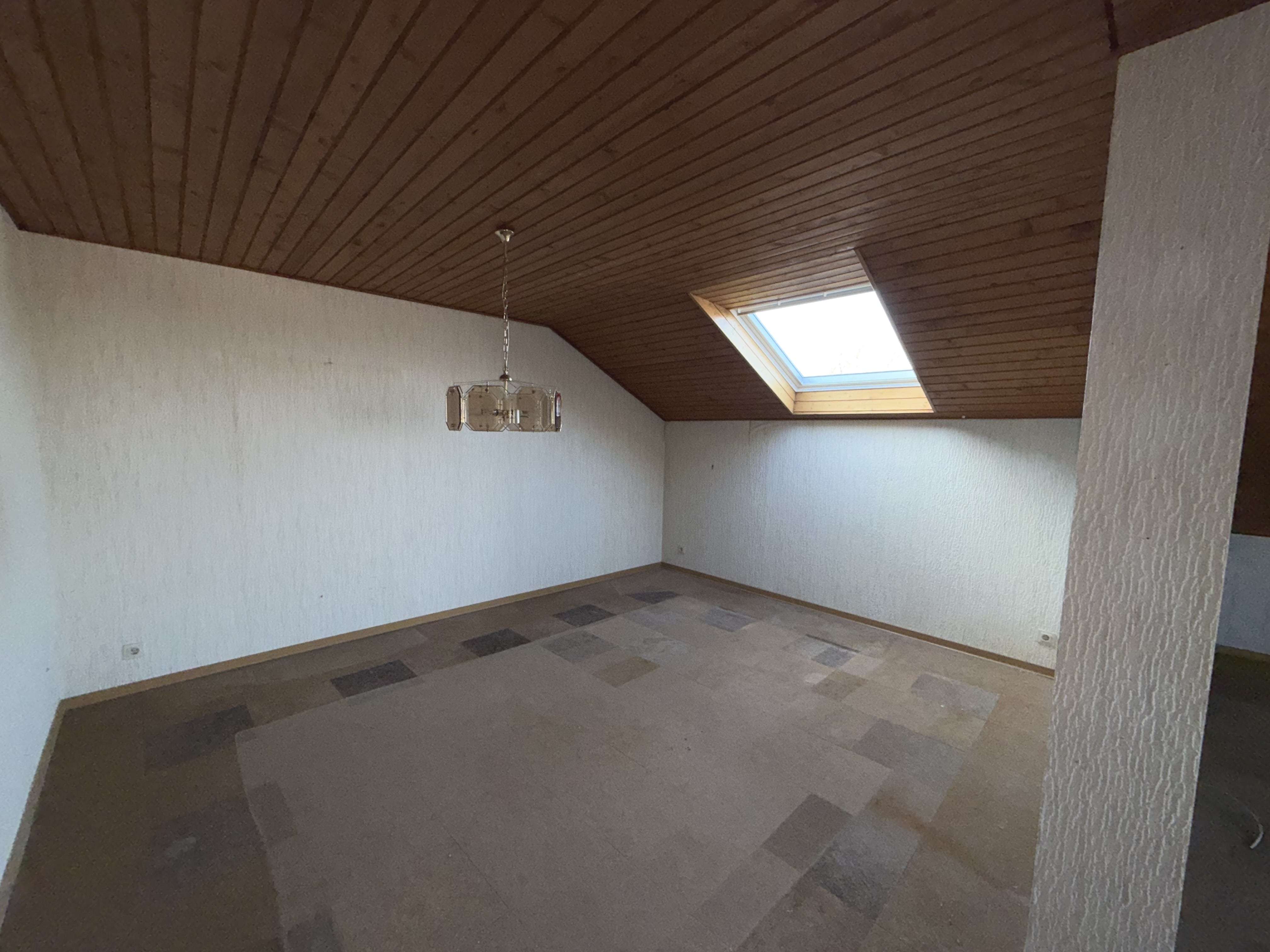 Immobilie in Wallerfangen - Schönes, großzügiges Einfamilienhaus in bevorzugter Wohnlage - Bild 9