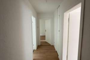 Frisch renovierte 3-Zimmer-Dachgeschosswohnung mit Badewanne – ab sofort bezugsfrei – Rembergstr 17, 58095 Mittelstadt, Hagen – Vorschaubild 6
