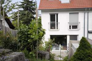 Lichtdurchflutetes Reihenendhaus mit Seeblick