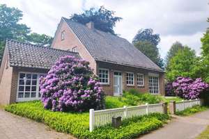 Stilvolles Einfamilienhaus in Oberneuland – Die vollständige Adresse der Immobilie erhältst du vom Anbieter., 28355 Oberneuland, Bremen – Vorschaubild 2