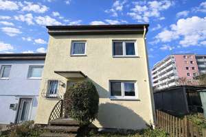 Schnäppchen in Sinsheim-Ost: Schönes Reihenendhaus mit Garten und Garage – Die vollständige Adresse der Immobilie erhältst du vom Anbieter., 74889 Sinsheim – Vorschaubild 3