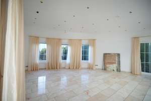 Barrierefreies Architektenhaus mit uneinsehbarem Garten ruhig und zentral in bevorzugter Lage