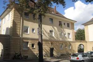 Toll ausgebaute 2 - Zimmer Dachgeschoss Wohnung mit Einbauküche in Zentrumsnähe! – 93055 Ostenviertel, Regensburg – Vorschaubild 1