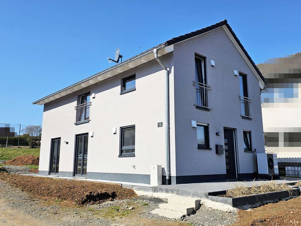 Immobilie in Burgwald - Bezugsfertiges neues Massivhaus mit energieeffizienter Technik - Bild 2