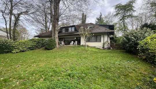 Bild von Repräsentative Villa "Auf dem alten Berg" in Götzenhain