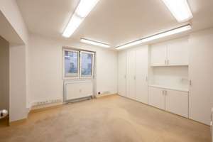 Arbeiten in Bestlage – Ehemalige Praxis mit vielfältigem Nutzungspotenzial direkt am Durlacher Tor – Die vollständige Adresse der Immobilie erhältst du vom Anbieter., 76131 Oststadt, Karlsruhe – Vorschaubild 3