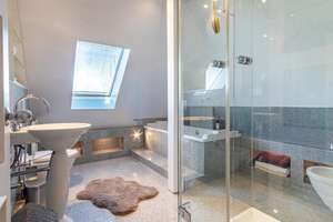 Hochwertiges Einfamilienhaus, 228 Wohnfl., 3 Etg., 5 Schlz., Terrasse, 2 Balkone, 3 Bäder & Sauna – Die vollständige Adresse der Immobilie erhältst du vom Anbieter., 44141 Westfalendamm, Dortmund – Vorschaubild 23