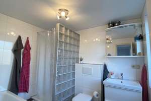 Voll möbliert mit Klimaanlage  : Wohnen mit Charakter: 2,5-Zimmer-Dachgeschosswohnung in Barop – Die vollständige Adresse der Immobilie erhältst du vom Anbieter., 44225 Barop, Dortmund – Vorschaubild 5
