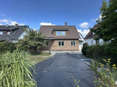 Saniertes Einfamilienhaus mit tollem Grundstück in Kralenriede