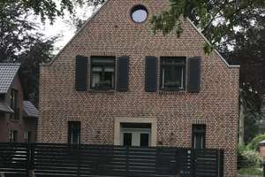 Exklusives Architektenhaus in massiver Bauweise mit traumhaftem Garten im belgischen Stil