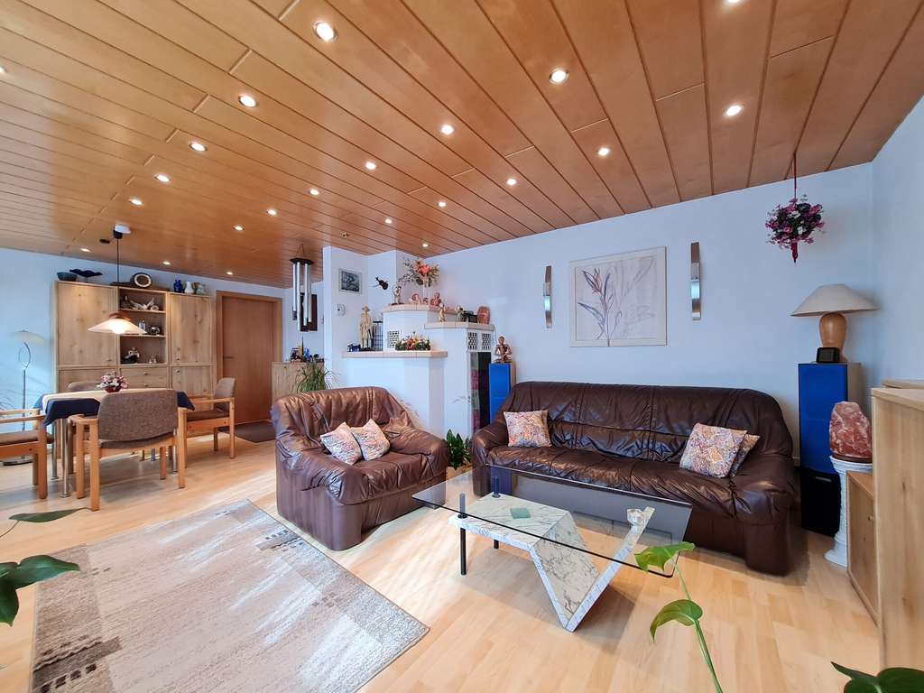 Immobilie in Hochdorf - Freistehendes Mehrfamilienhaus mit Potential und herrlichem Garten - Bild 4