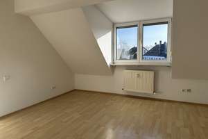 Attraktive 3-Zimmer-Dachgeschosswohnung mit großzügigem Schnitt – Brettergartenstraße 65, 90427 Schniegling, Nürnberg – Vorschaubild 7