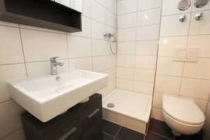 Charmante 1-Zimmer-Dachgeschosswohnung mit Schlafgalerie in Lübeck – Lübeck – Vorschaubild 8
