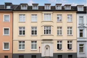 Modernisierte Altbauwohnung mit Balkon in Wuppertal-Oberbarmen
