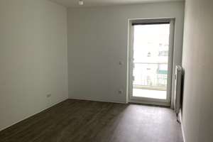 Helle, renovierte 2- Zimmerwohnung mit Sonnenbalkon sucht nette Mieter – Goerdelerstr. 43, 91058 Bachfeld, Erlangen – Vorschaubild 3