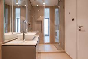 Über den Dächern der Stadt – exklusive 2-Zimmer-Wohnung mit Skylineblick im 40. Stock – 60325 Westend-Süd, Frankfurt am Main – Vorschaubild 4