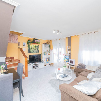 Duplex zum Verkauf in der Calle Alondra 1, Sevilla la Nueva