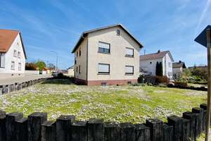 Vermietetes Einfamilienhaus – Solide Kapitalanlage mit Potenzial! – Die vollständige Adresse der Immobilie erhältst du vom Anbieter., 67366 Weingarten (Pfalz) – Vorschaubild 1