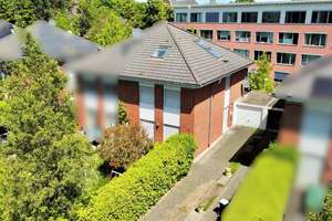 Attraktive Doppelhaushälfte mit Südwest-Terrasse, Garage in exklusiver Wohnlage