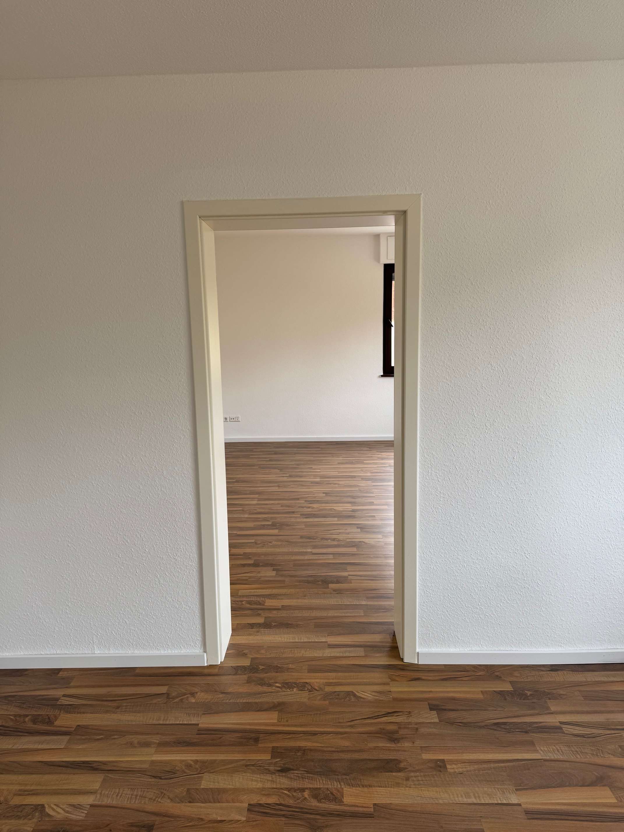 Immobilie in Ebersbach an der Fils - Familientraum mit Stil: Neu renovierte 5-Zimmer Wohnung mit großer Terrasse & morderne EBK  - Bild 13