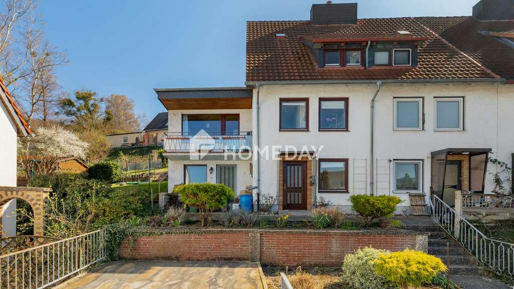 Immobilie in Bad Salzdetfurth - Ein Zuhause zum Wohlfühlen: Reihenhaus mit Garten und großzügigem Raumkonzept - Bild 0