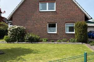 Attraktives Einfamilienhaus mit sechs Zimmern und EBK in Zetel – Die vollständige Adresse der Immobilie erhältst du vom Anbieter., 26340 Zetel – Vorschaubild 2