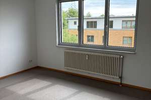 2-Zimmer-Wohnung mit Dachterrasse und neuer Einbauküche – Kasperstraße 37, 12542 Altglienicke, Berlin – Vorschaubild 4