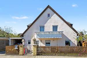 Gepflegte Doppelhaushälfte mit Garten und Einzelgarage in Ingolstadt-Etting – Die vollständige Adresse der Immobilie erhältst du vom Anbieter., 85055 Etting, Ingolstadt – Vorschaubild 3