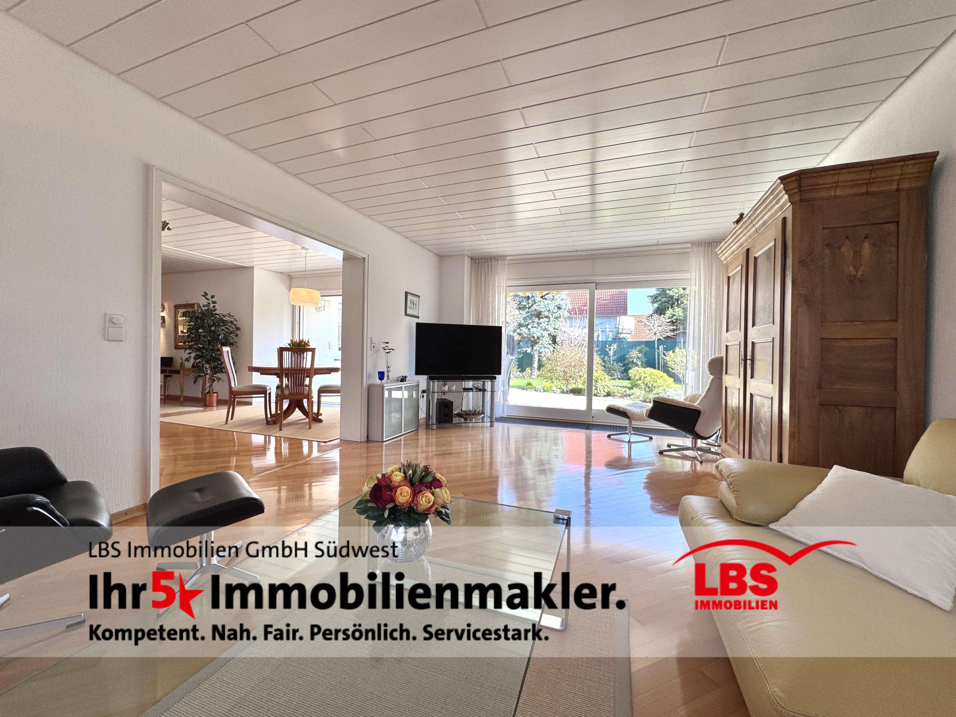 Immobilie in Muggensturm - Ein echtes Juwel in beliebter Wohnlage!
-Exklusives Zweifamilienhaus  mit grüner Wohlfühloase-

 - Bild 16
