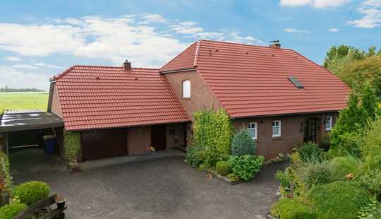 Bild von Großzügiges Einfamilienhaus mit Weitblick ins Grüne!