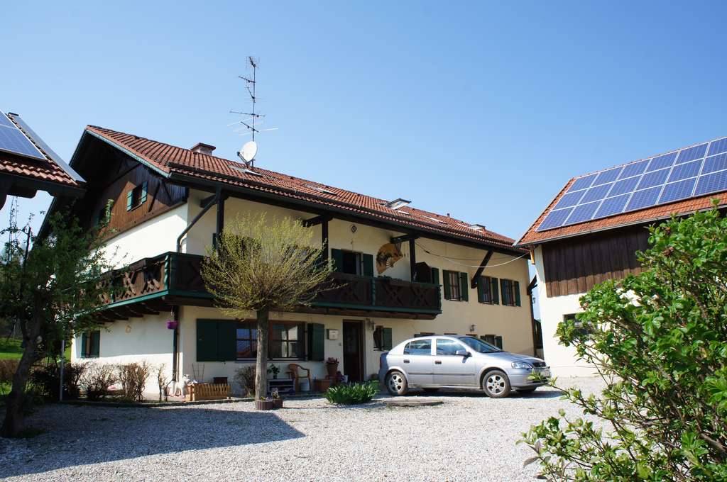 Immobilie in Bodenkirchen - ... traumhaft ruhige Alleinlage - Anwesen mit 330m² + Nebengebäuden auf ca. 7.000m² Grund ... - Bild 2