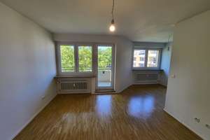 Modernisierte 2-Zimmer-Wohnung mit Loggia in Oberhausen zu vermieten