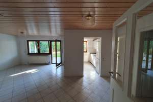 Frisch renovierte 2-Zimmer-EG-Wohnung mit eigenem Garten & Südwest-Terrasse – ruhig & naturnah