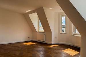 Edelstes Wohngefühl in der obersten Etage - Traumhafte 3-Zimmer-Wohnung direkt am Wittelsbacher Park – Die vollständige Adresse der Immobilie erhältst du vom Anbieter., 86159 Antonsviertel, Augsburg – Vorschaubild 2