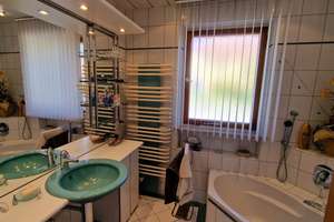 Wohnen wie im Park!
Tolles Landhaus
+ 4 Nebengebäude
+ PV-Anlage u. Fernwärme
+ Bezugsfrei in Kü – Die vollständige Adresse der Immobilie erhältst du vom Anbieter., 95473 Creußen – Vorschaubild 27