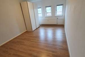 Schön geschnittene 2-Zimmer-Wohnung im Dachgeschoss