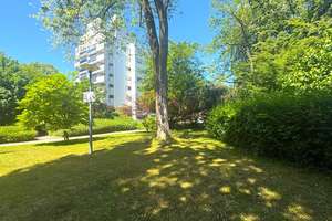 "ZENTRAL WOHNEN IM GRÜNEN"! Schöne 2- Zimmer Wohnung im EG mit Balkon, TG Stellplatz  , 72 Qm – 60431 Eschersheim, Frankfurt am Main – Vorschaubild 1